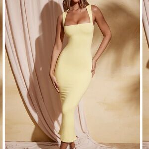 AINSLEE
Square Neck Midi Dress in Pastel Yellow